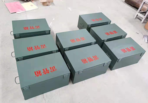 同心炸药箱和雷管箱一般是怎么存放的？