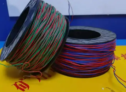 同心放炮线的主要材质有哪些？不同材质的适用场景有何区别？